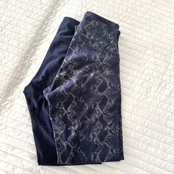 Yummie Yoga Leggings Bundle – Small – Navy Solid & Snake Print – Full Length - Picture 1 of 9